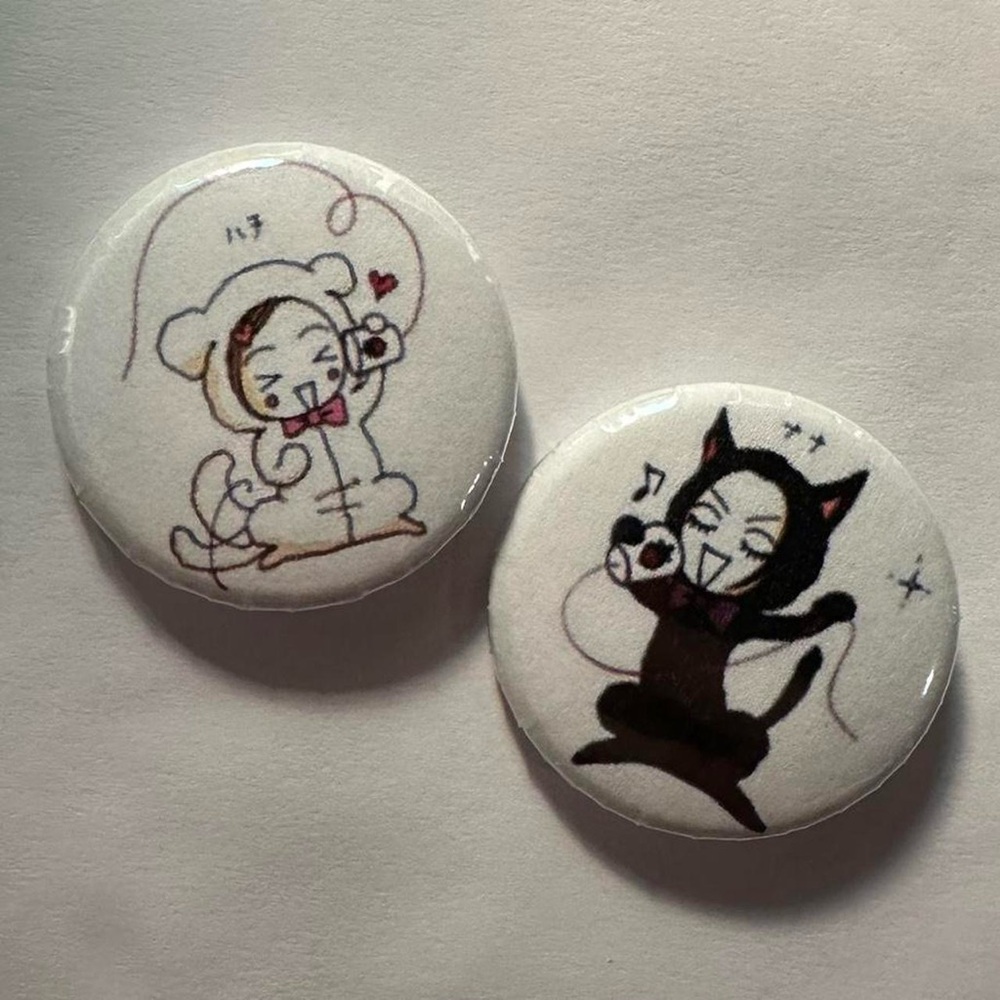 handmade matching nana and hachi anime pins / buttons set (comes with bo…